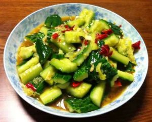 蒜泥拍黃瓜 蒜泥拍黃瓜