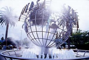 美國環球電影公司標誌雕塑