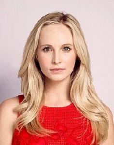 坎迪絲阿科拉 坎迪絲阿科拉