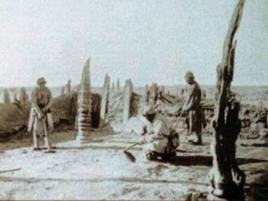 斯坦因在米蘭進行發掘，盜走了塑像、壁畫等大批文物