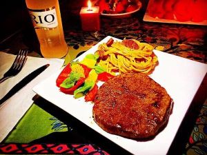 黑椒牛排配什蔬 黑椒牛排配什蔬