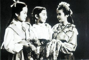 難忘的童年 《祖國的花朵》