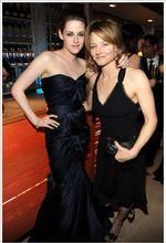 Kristen與朱迪在奧斯卡派對上合影