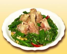 三椒蒸筒子鱔 三椒蒸筒子鱔