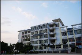 雲南省紅河縣第一中學 雲南省紅河縣第一中學