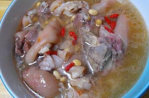 枸杞煲豬蹄 枸杞煲豬蹄