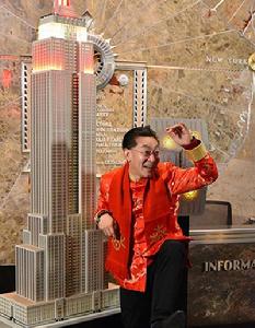 六小齡童助陣帝國大廈燈會