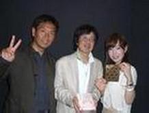 上原愛（右一）