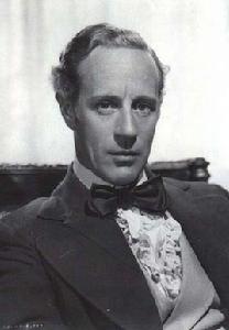 萊斯利·霍華德 萊斯利·霍華德