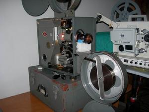 寬銀幕電影設備