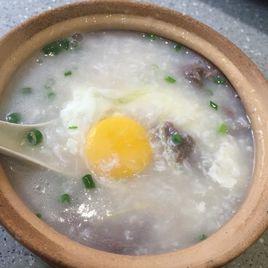 茶蛋牛肉粥 茶蛋牛肉粥