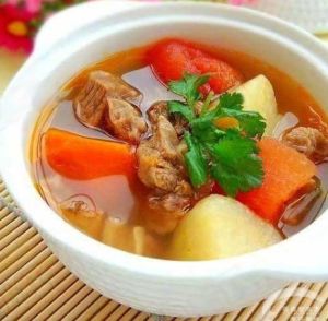 土豆排骨湯