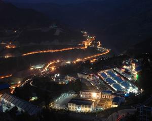 （圖）小灣鎮夜景