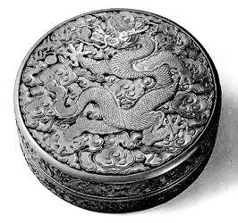 明永樂剔紅雕漆趕珠雲龍紋蓋盒 明永樂剔紅雕漆趕珠雲龍紋蓋盒