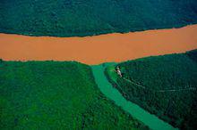 涇河與渭河交匯處——涇渭分明