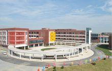 現代化新校拔地而起