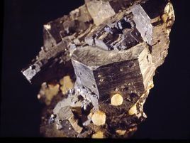 磁黃鐵礦 磁黃鐵礦