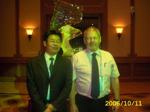 王任華和國際電工委主席德雷克·瓊斯先生