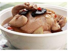 何首烏煲雞 何首烏煲雞