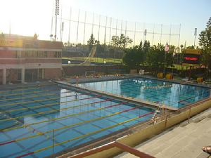大學游泳池曾為奧運比賽場地