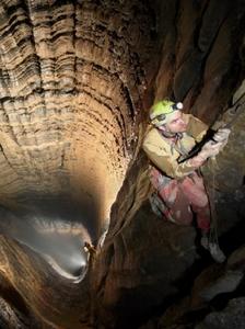 Voronya洞穴