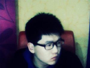 安已默2011年照。