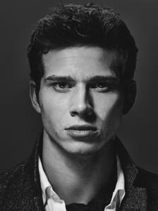 荒蕪之地[2015年中國拍攝影片]