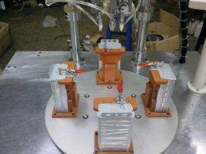 多軸轉盤式自動鎖螺絲機 多軸轉盤式自動鎖螺絲機