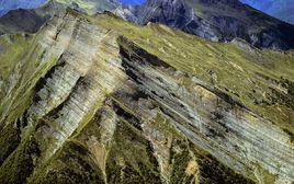 傾斜岩層 傾斜岩層