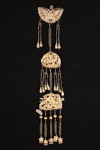 清末苗族龍紋銀吊掛