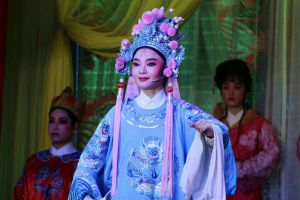 郭清清[浙江越劇演員]