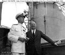 金上將與海軍部長弗蘭克&middot;諾克斯在一起