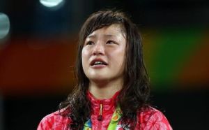 登坂繪莉 登坂繪莉