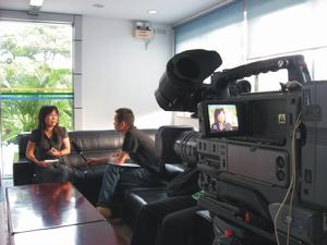 榮事花旗總經理謾寧女士接受廣州電視台專訪