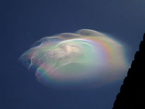 五台山出現五彩祥雲