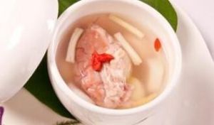 淮山杞子圓肉燉豬腦 淮山杞子圓肉燉豬腦