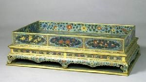 掐絲琺瑯獅紋雙陸棋盤(明) 掐絲琺瑯獅紋雙陸棋盤(明)