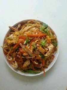 家常雞蛋炒麵 家常雞蛋炒麵