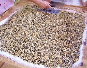 （圖）再切成小塊包裝