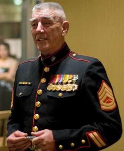 李·厄米 李·厄米