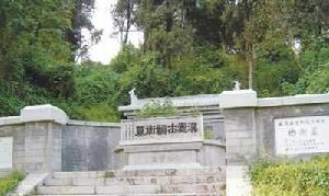 鸚鵡洲上有禰衡墓，墓碑在上個世紀60年代還在