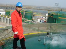 石油儲罐頂部安全水刀作業