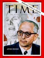 當選總統阿圖羅&middot;弗朗迪西，背景是庇隆