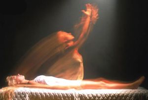 美國科學家解釋稱人體瀕死體驗是一種大腦微管量子引力效應