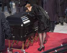 席琳·迪翁丈夫去世，葬禮告別現場