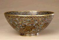 明掐絲琺瑯獅戲球海馬紋碗 明掐絲琺瑯獅戲球海馬紋碗