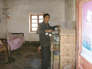 窩別苴村-村委會衛生所一角