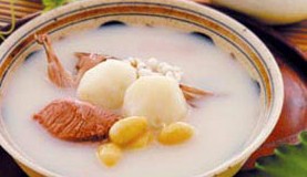 銀耳杏仁鵪鶉湯 銀耳杏仁鵪鶉湯