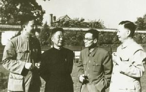 左起：華羅庚、老舍、梁思成、梅蘭芳
