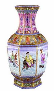 乾隆粉彩開光八仙過海圖盤口瓶 乾隆粉彩開光八仙過海圖盤口瓶